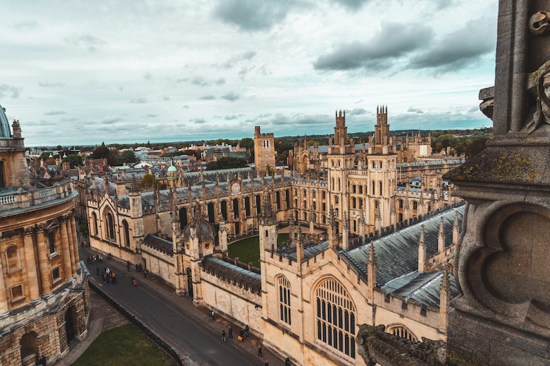 Business and city landscape representing SEO support across Oxfordshire